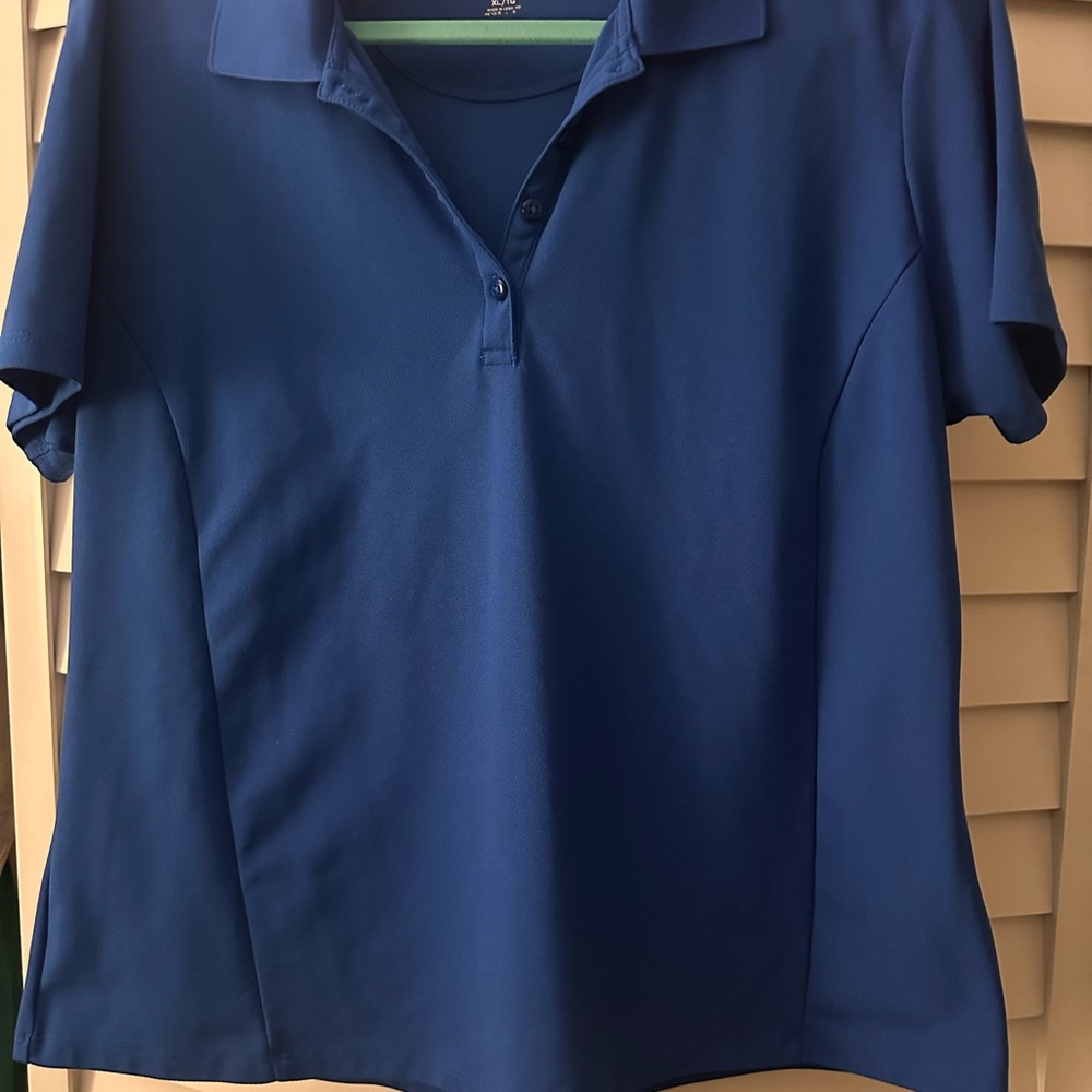 Gymshark Women's Button Down Shirt in Blue